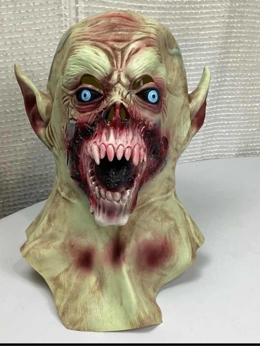 Vampire Zombie Rubber Full Head Halloween Mask Scary Spooky New without tag